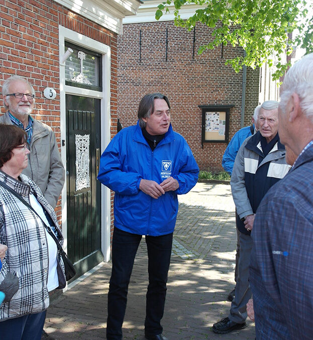 Dorpswandeling en veiling bij Historische Tuin